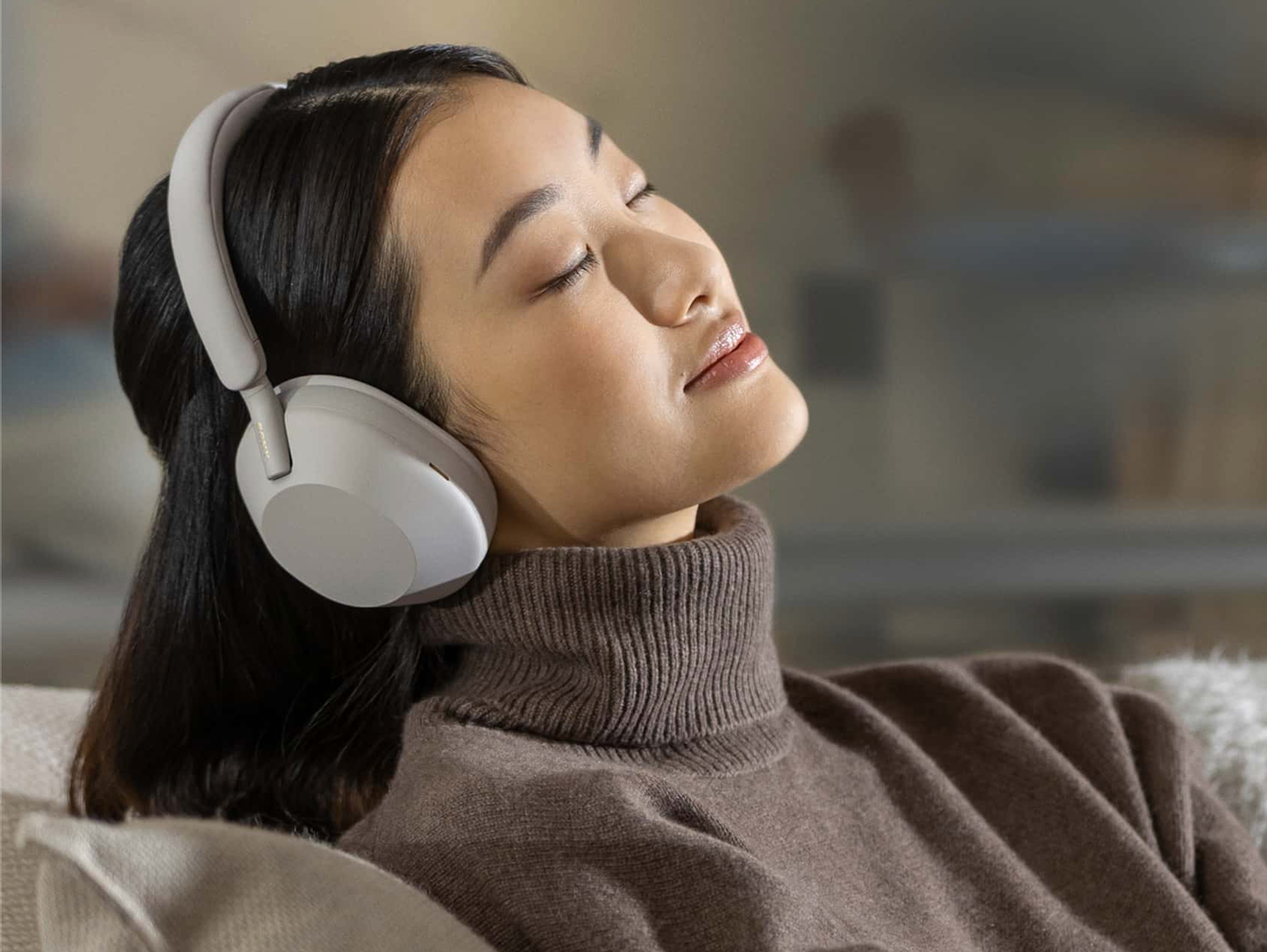 Sony WH-1000XM5 Audífonos inalámbricos con Cancelación de Ruido, Plateado